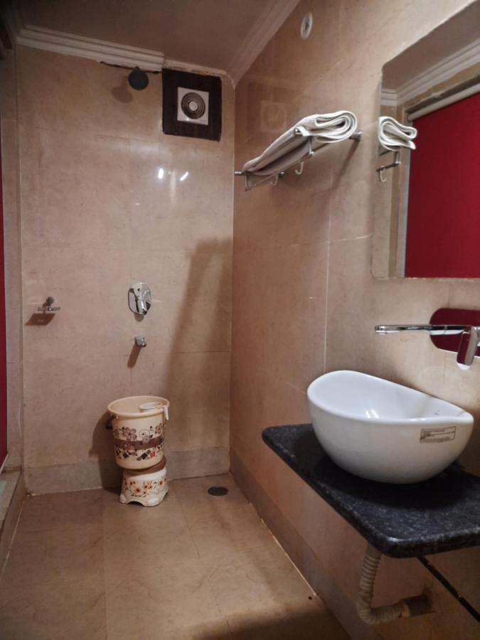 Hotel The Amour Dx Near Igi Airport Delhi ニューデリー エクステリア 写真